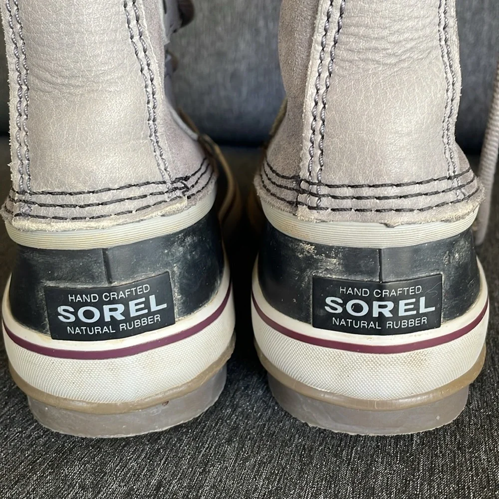 SOREL Joan of Arctic waterproof boots US 9 gray suede snow winter cruise
